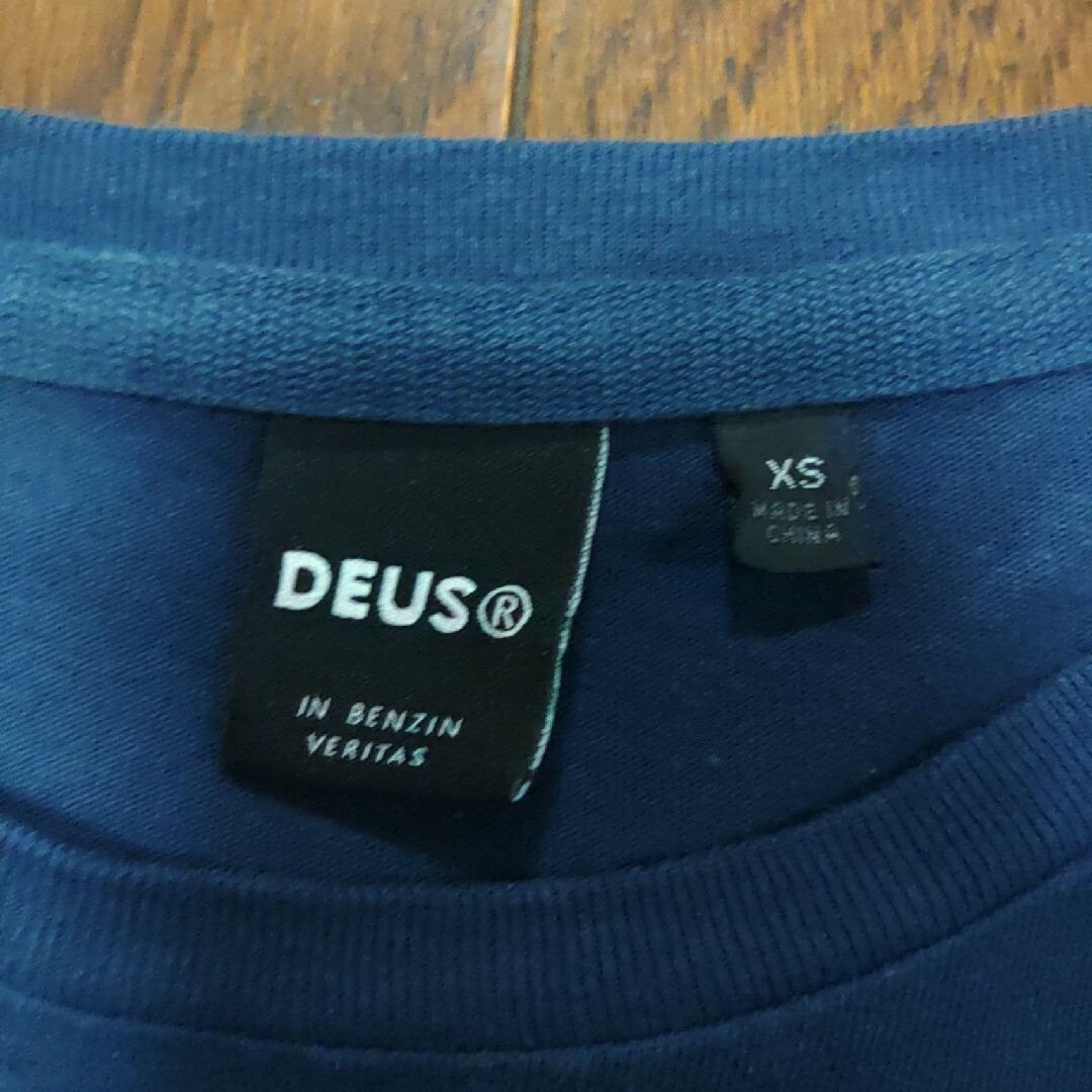 Deus ex Machina(デウスエクスマキナ)のDEUS BANKS TES Tシャツ　XS　ネイビー メンズのトップス(Tシャツ/カットソー(半袖/袖なし))の商品写真