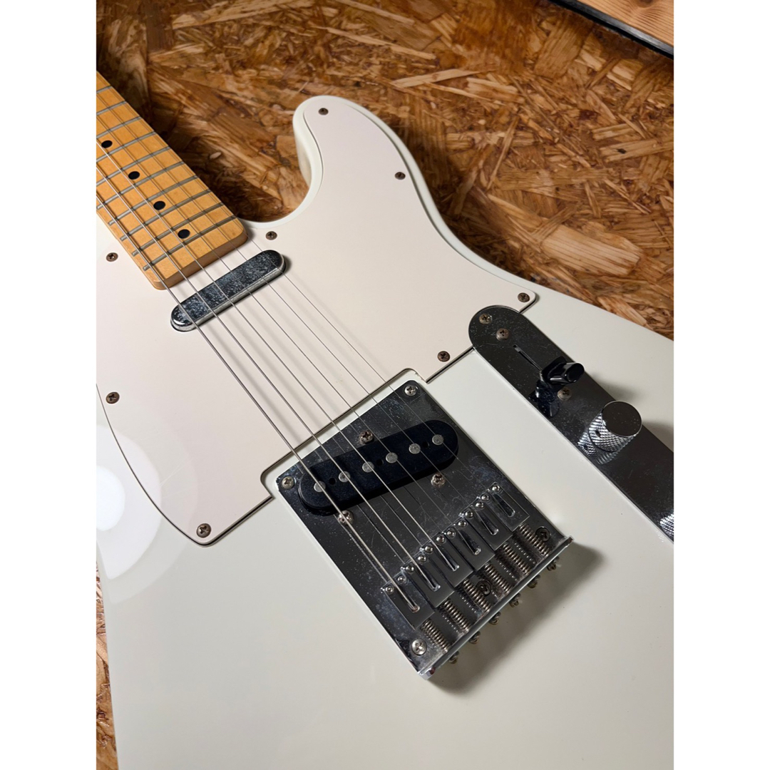 SQUIER(スクワイア)のスクワイヤー　テレキャスター　アフィニティ　アークティックホワイト 楽器のギター(エレキギター)の商品写真