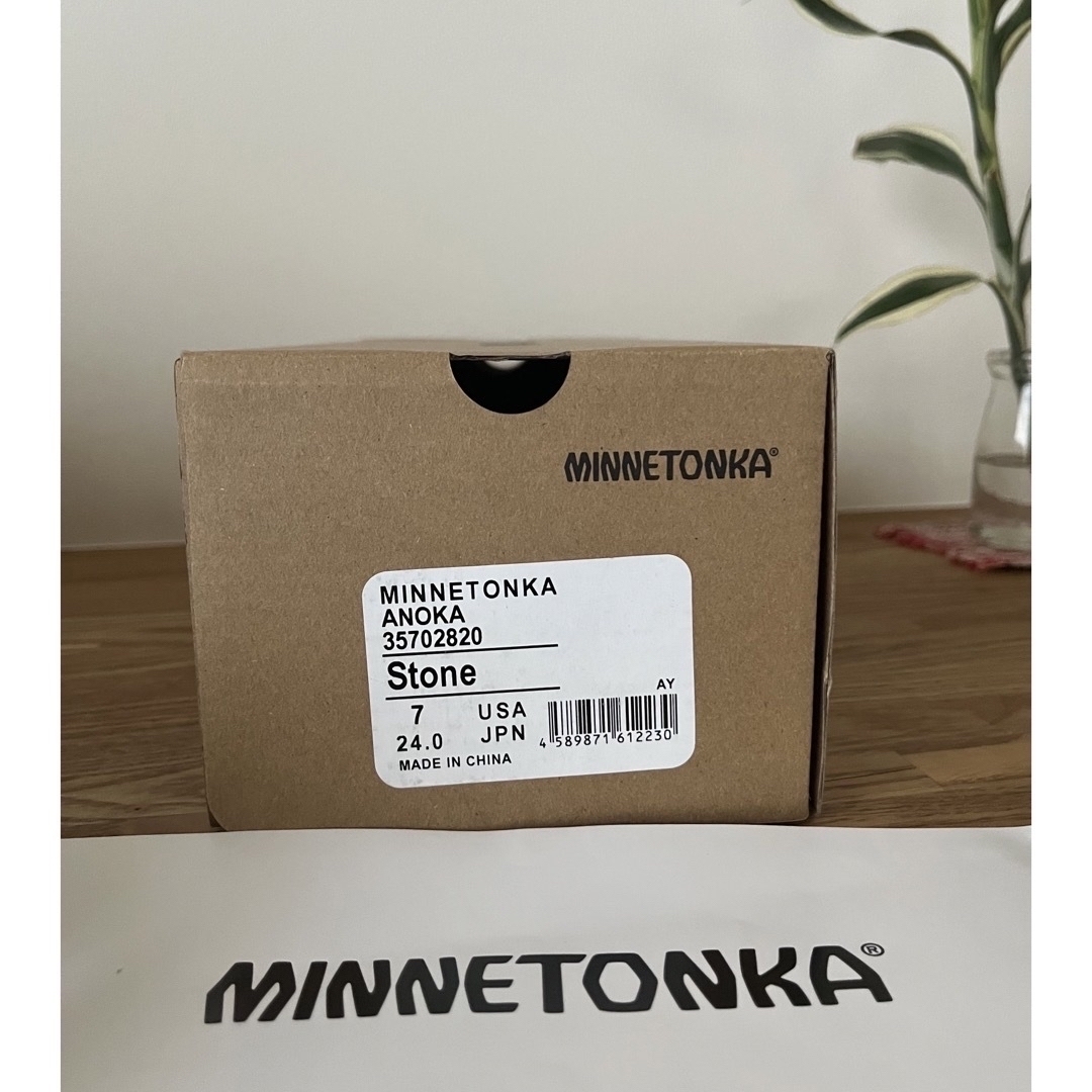 Minnetonka(ミネトンカ)のミネトンカ　アノーカ ツイストリボン フラット サンダル レディースの靴/シューズ(サンダル)の商品写真