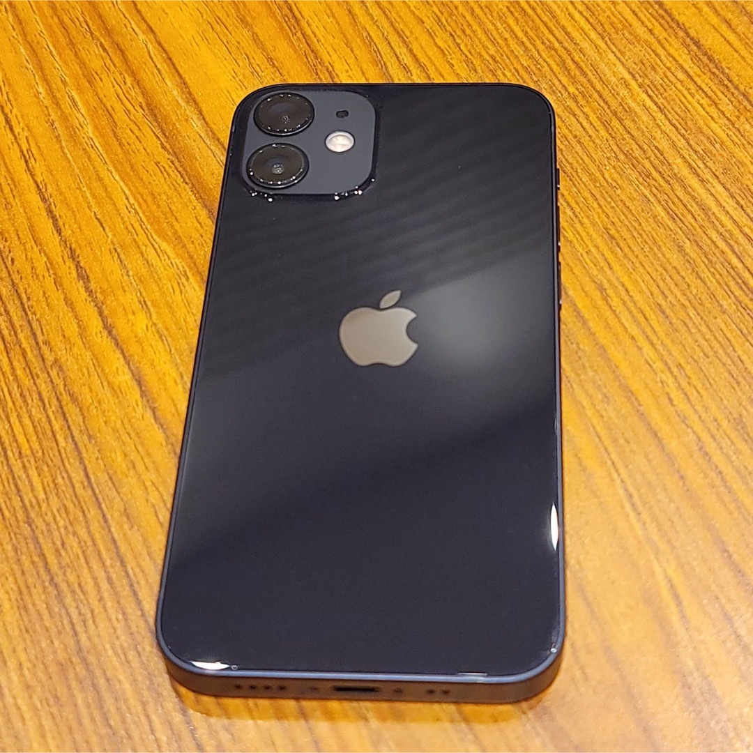 iPhone(アイフォーン)のiPhone 12 mini 64G ブラック simロック解除済み スマホ/家電/カメラのスマートフォン/携帯電話(スマートフォン本体)の商品写真