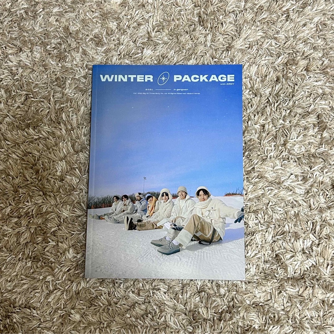 防弾少年団(BTS)(ボウダンショウネンダン)のBTS WINTER PACKAGE 2021 フォトブック エンタメ/ホビーのCD(K-POP/アジア)の商品写真