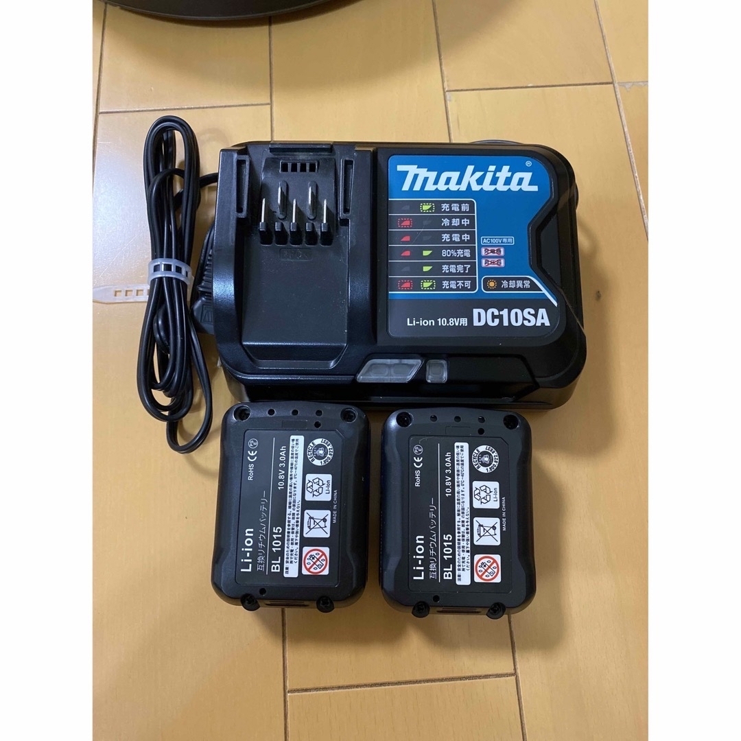 makita マキタ　CL107FDSHW 掃除機　充電式クリーナー