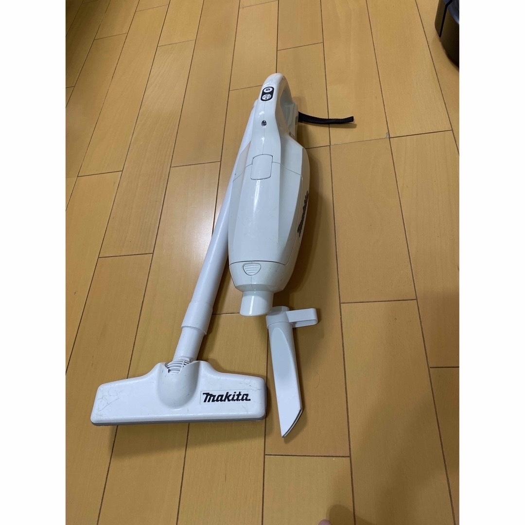 Makita - マキタ CL107FDSHW 充電式クリーナー 充電器➕電池2個付の ...