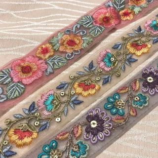 インド刺繍リボン　6(生地/糸)