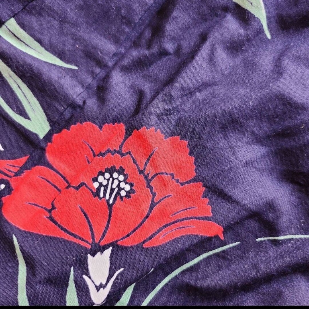 浴衣　身丈150裄56 カーネーション　母の日　綿コーマ　手縫い　注染　赤　紺色 レディースの水着/浴衣(浴衣)の商品写真