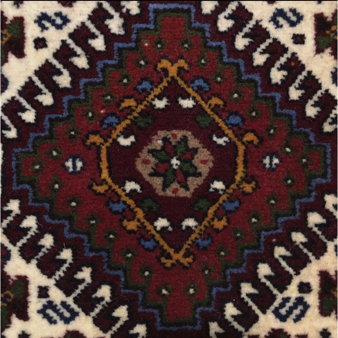 ペルシャ絨毯   プチサイズ  チェアマット 椅子の座布団 No.31117 2