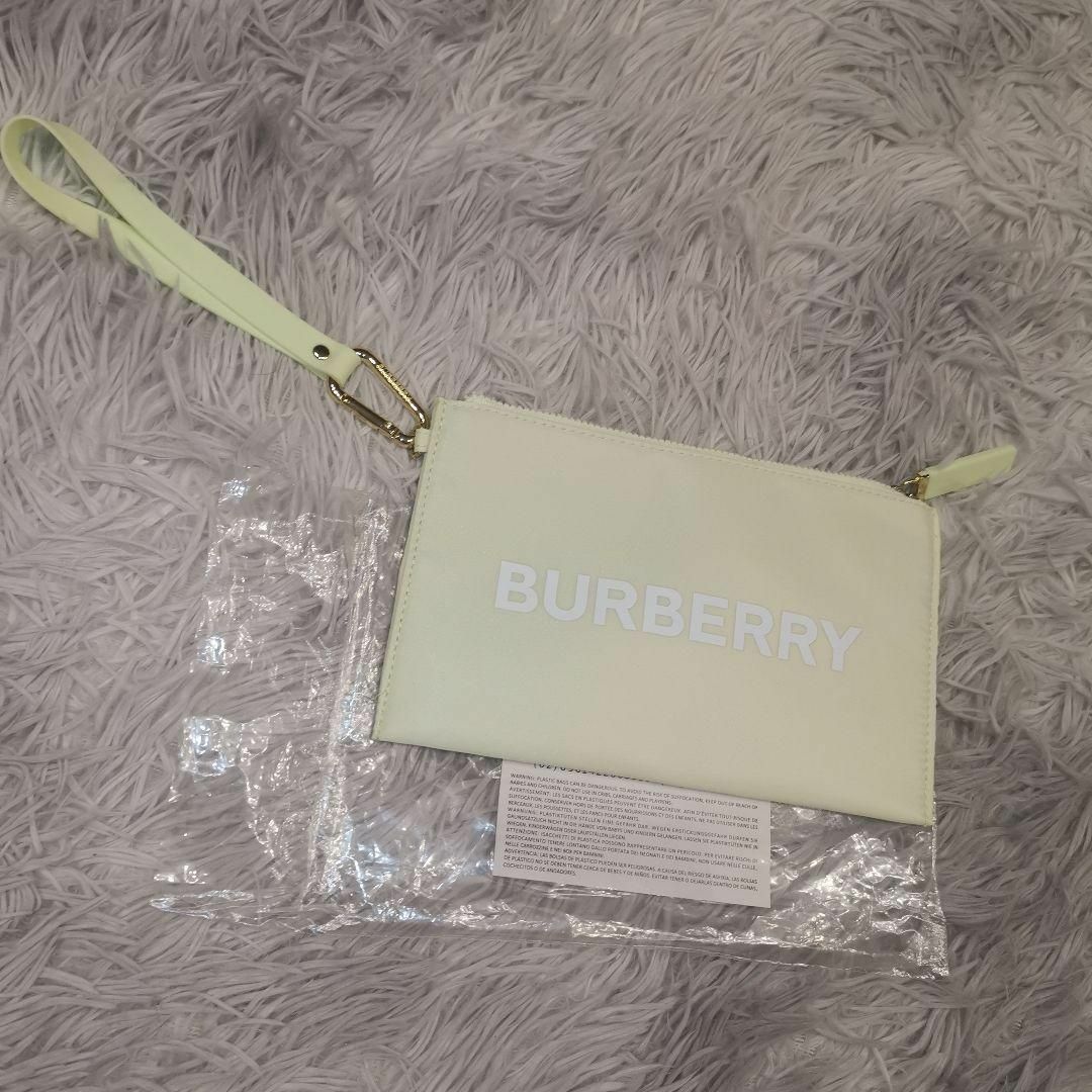 BURBERRY(バーバリー)の1428新品未使用　バーバリー　クラッチバッグ　セカンドバッグ　手提げ　ポリ レディースのバッグ(クラッチバッグ)の商品写真