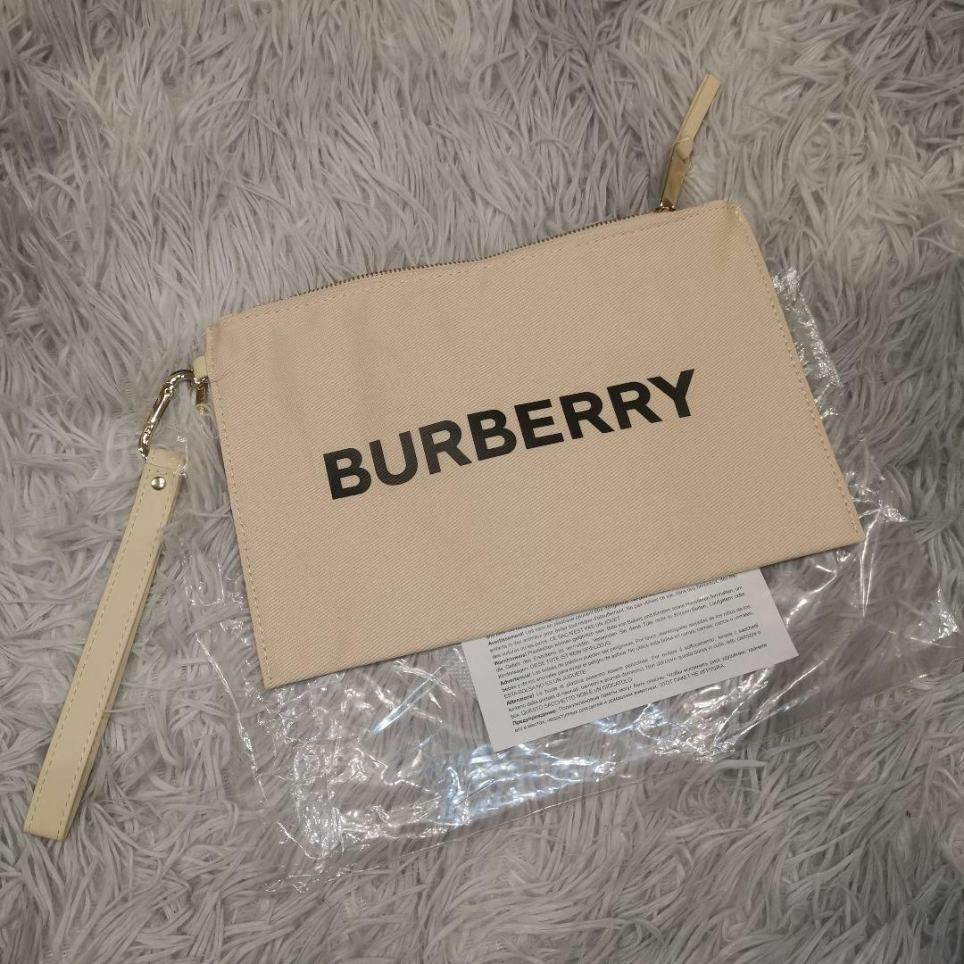 BURBERRY(バーバリー)の1429新品未使用　バーバリー　クラッチバッグ　セカンド　手提げ　コットン レディースのバッグ(クラッチバッグ)の商品写真