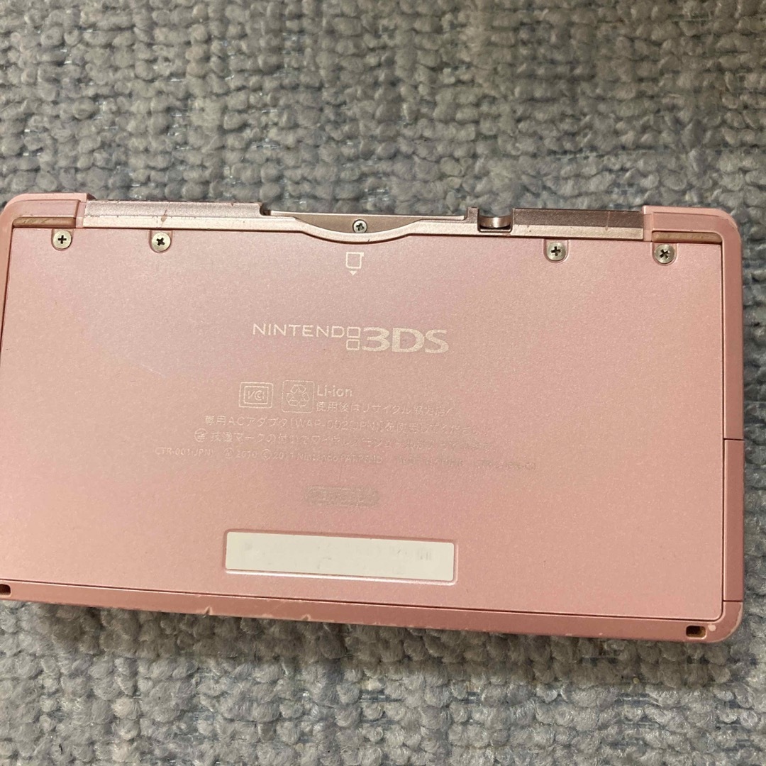 ニンテンドー3DS(ニンテンドー3DS)のNintendo 3DS 本体 ミスティピンク動作品ポケモンバンクのみ挿入済 エンタメ/ホビーのゲームソフト/ゲーム機本体(携帯用ゲーム機本体)の商品写真