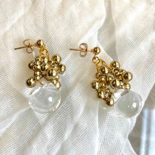 NO,48 アレルギー対応 結婚式 ゴールドピアス 揺れるピアス ハンドメイド(ピアス)