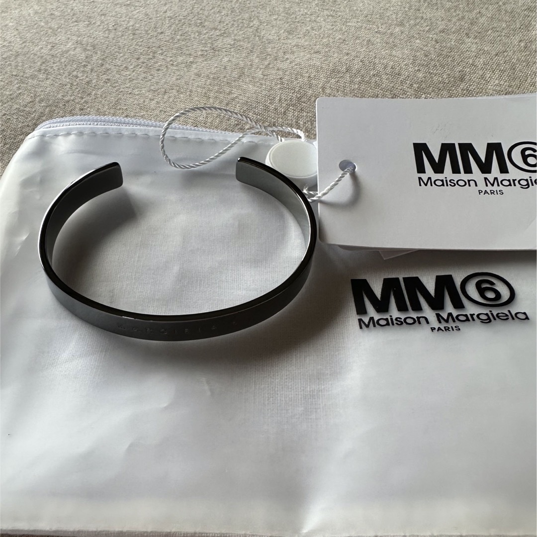 3新品 メゾン マルジェラ MM6 ロゴ ブレスレット バングル ダークシルバー