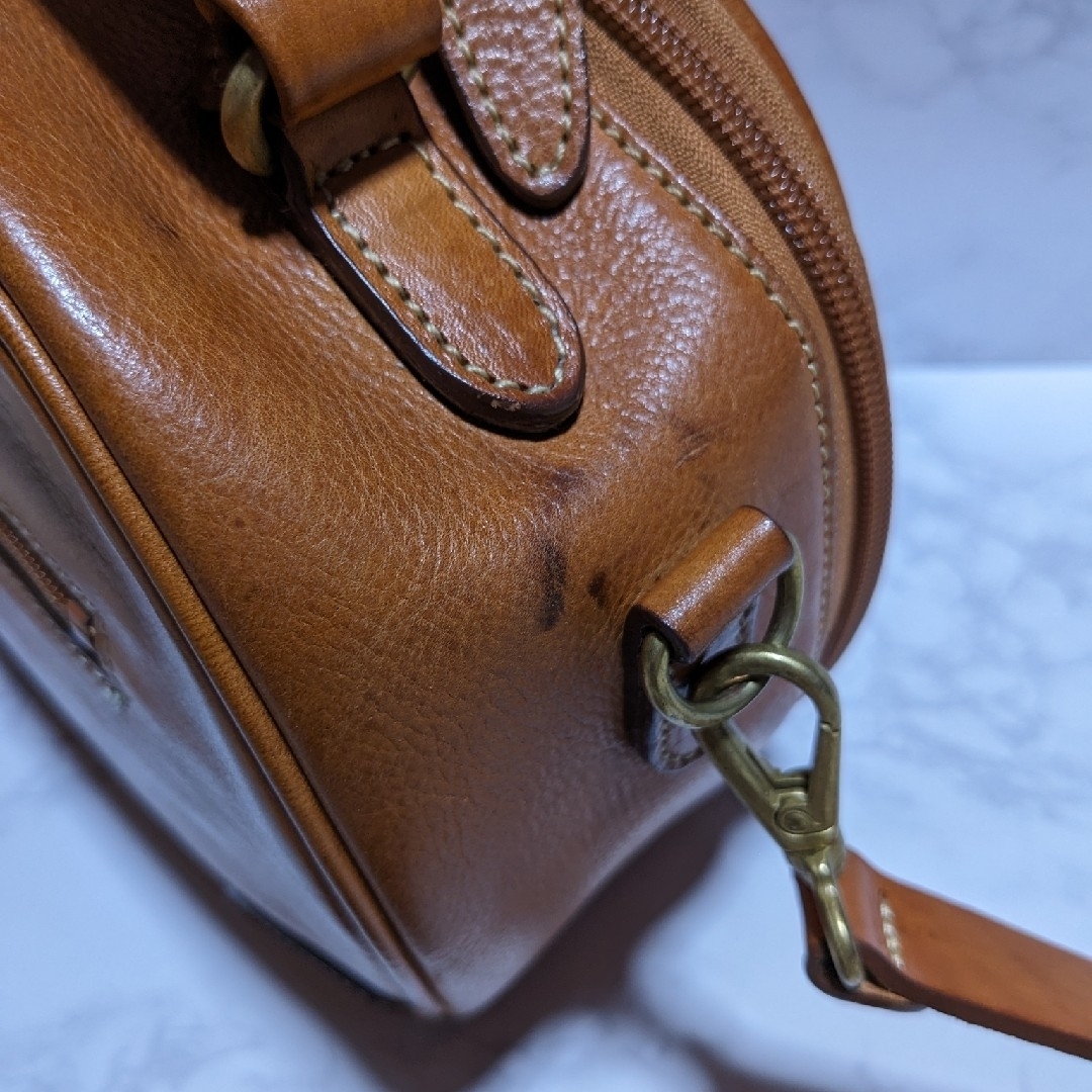ALBERO(アルベロ)のALBERO　ヌメ革ショルダーバッグ レディースのバッグ(ショルダーバッグ)の商品写真