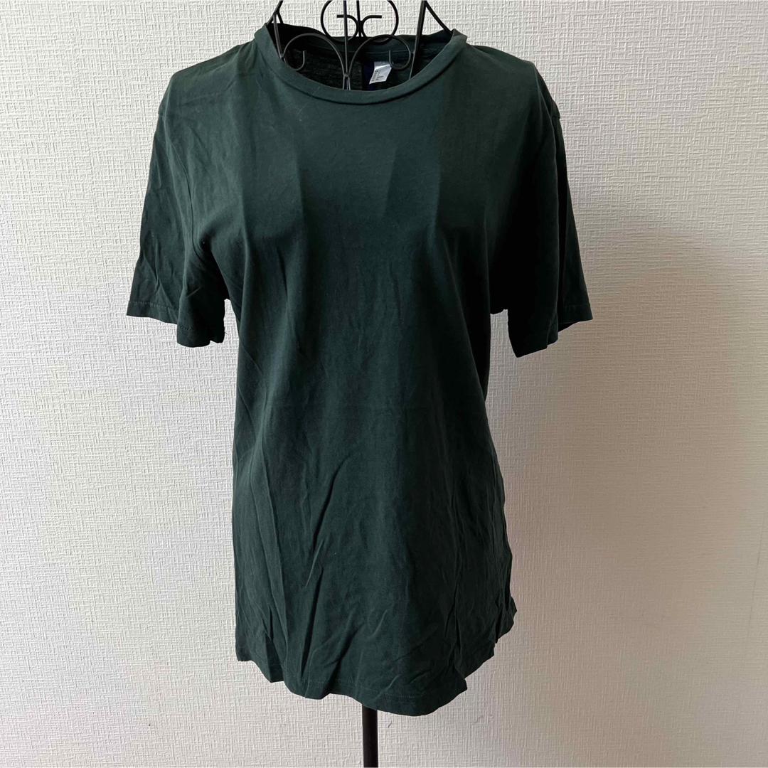 H&M(エイチアンドエム)の【美品】H&M BASIC グリーン半袖Tシャツ メンズのトップス(Tシャツ/カットソー(半袖/袖なし))の商品写真