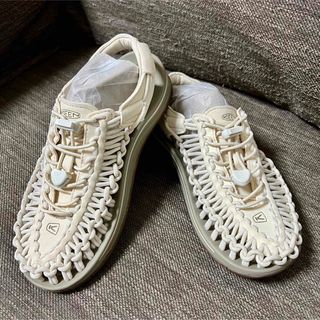 キーン(KEEN)のKEEN キーン　UNEEK　ユニーク　サンダル　24　WHITE(サンダル)