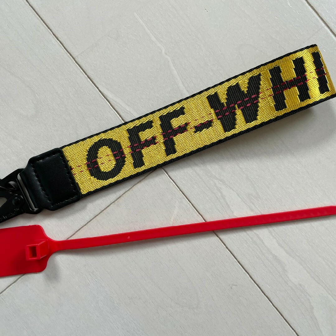 「大人気」OFF WHITE キーホルダー　キーリング　イエロー メンズのファッション小物(キーホルダー)の商品写真