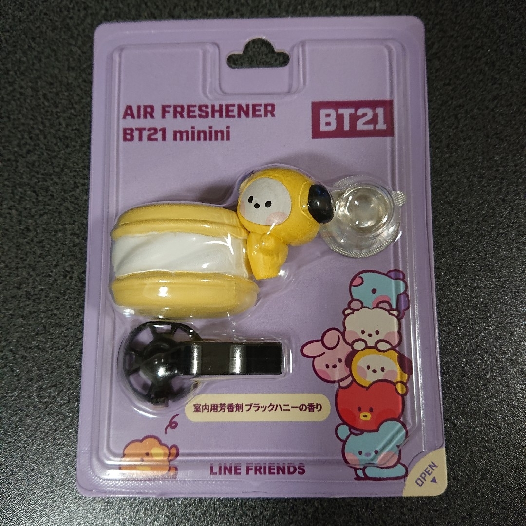 BT21(ビーティーイシビル)の【公式】BTS BT21 車用芳香剤 ２個セット♪ エンタメ/ホビーのタレントグッズ(ミュージシャン)の商品写真