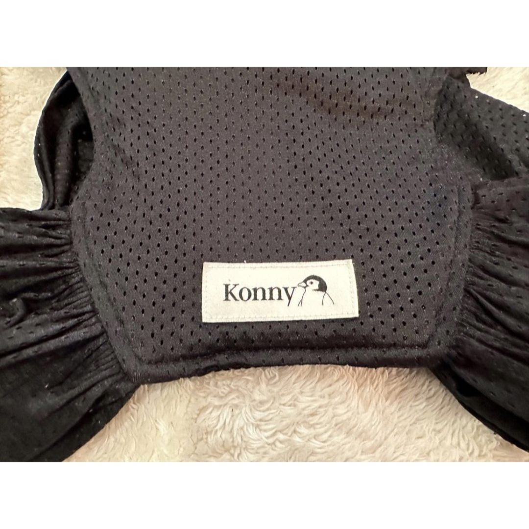 Konny(コニー)のコニー 抱っこひも サマー ブラック XS キッズ/ベビー/マタニティの外出/移動用品(抱っこひも/おんぶひも)の商品写真