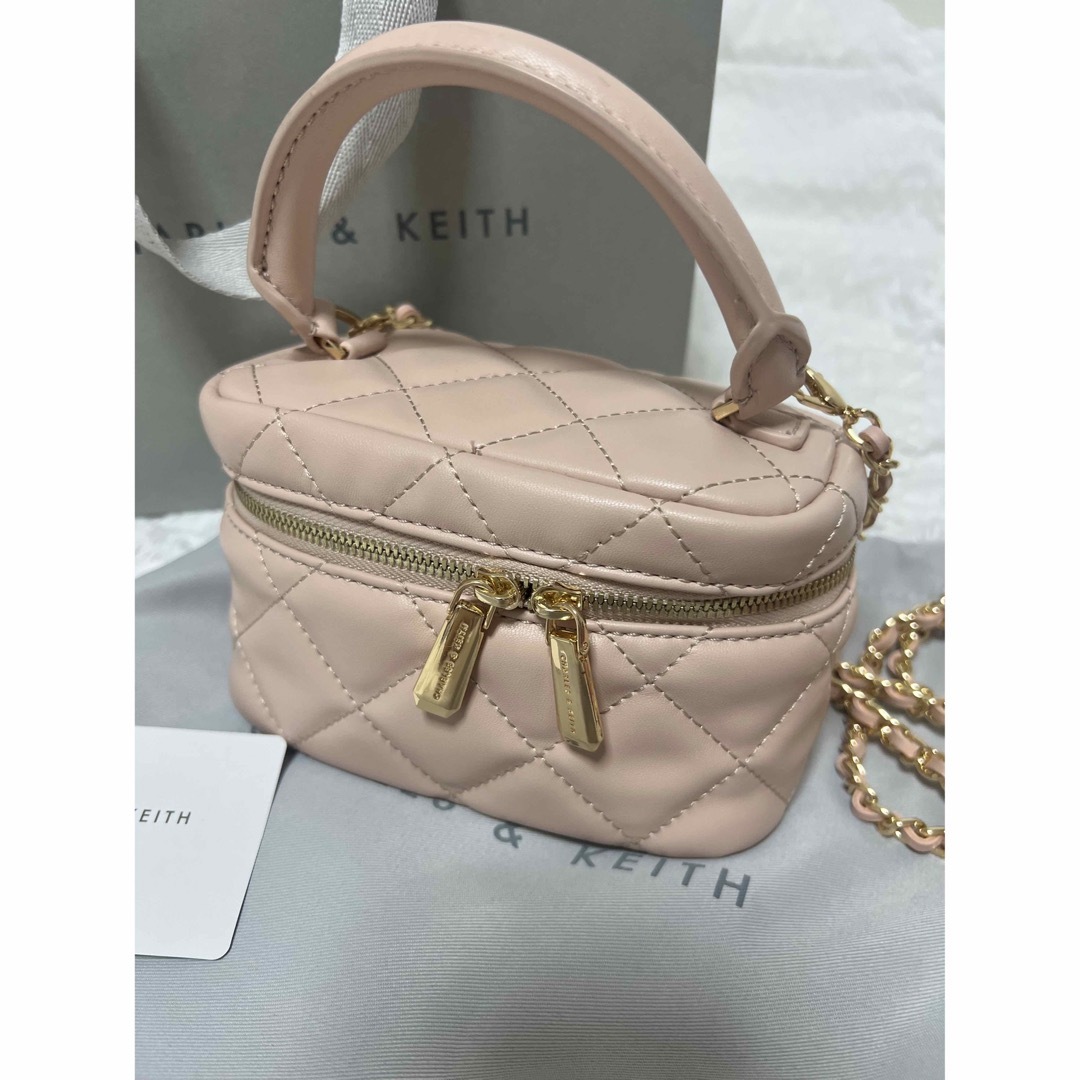 Charles and Keith(チャールズアンドキース)のCHARLES&KEITH  キルトバニティバック レディースのバッグ(ショルダーバッグ)の商品写真