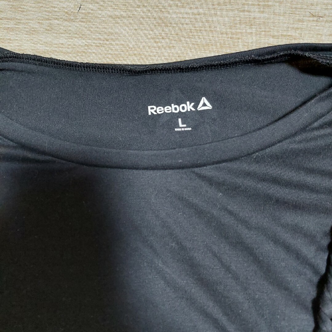 Reebok(リーボック)の未使用　Reebok　Tシャツ レディースのトップス(Tシャツ(半袖/袖なし))の商品写真