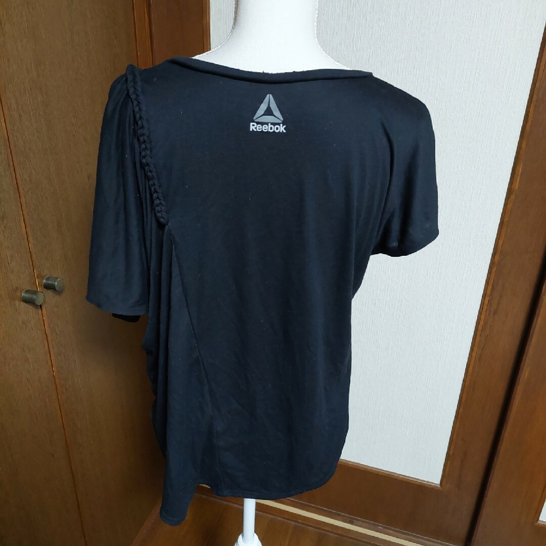 Reebok(リーボック)の未使用　Reebok　Tシャツ レディースのトップス(Tシャツ(半袖/袖なし))の商品写真