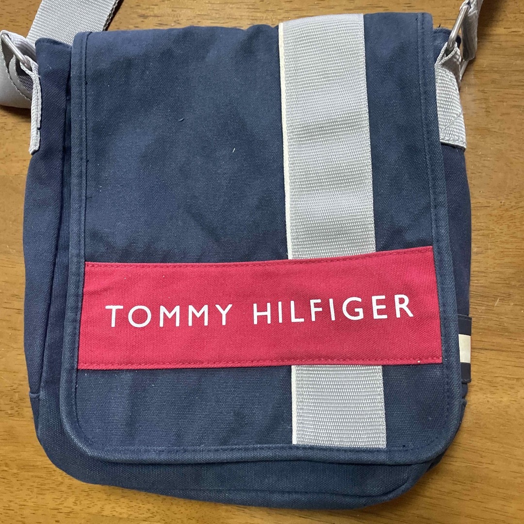 TOMMY HILFIGER(トミーヒルフィガー)のTOMMY HILFIGER トミー ヒルフィガーメッセンジャーバック メンズのバッグ(メッセンジャーバッグ)の商品写真