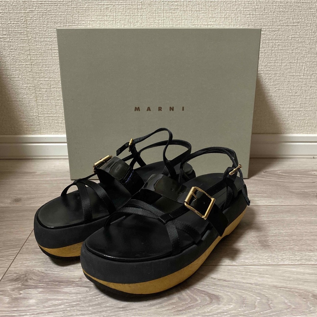 19ss MARNI パテントレザーサンダル