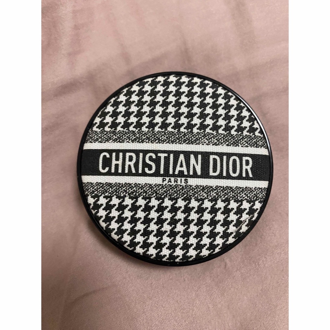 Dior(ディオール)のディオール　クッションファンデ　グロウ コスメ/美容のベースメイク/化粧品(ファンデーション)の商品写真