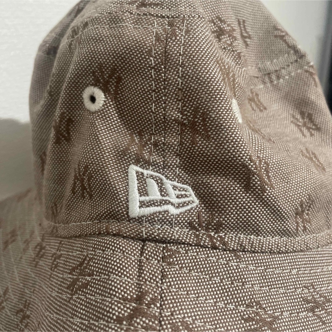 NEW ERA(ニューエラー)のニューエラ バケットハット NYニューヨークヤンキース モノグラム メンズの帽子(ハット)の商品写真