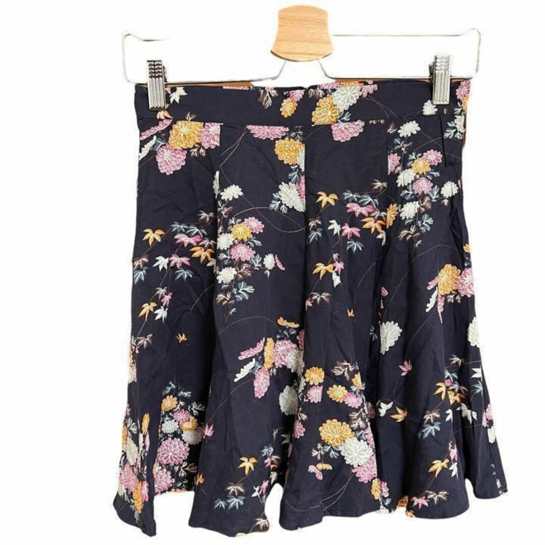 TOPSHOP(トップショップ)のトップショップ レディース【S相当】ミニスカート♡薄手 春夏♡ 花柄♡ネイビー レディースのスカート(ミニスカート)の商品写真