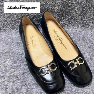 サルヴァトーレフェラガモ(Salvatore Ferragamo)のザルヴァトーレ フェラガモ ブラック ガンチーニ ローファー ラウンドトゥ(ローファー/革靴)