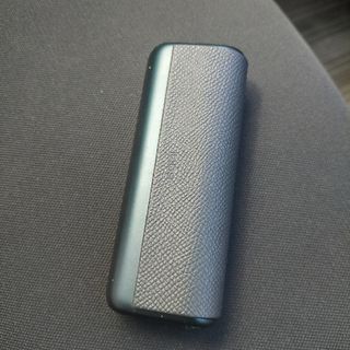 アイコス(IQOS)のIQOS ILUMA 黒　充電器のみ(バッテリー/充電器)