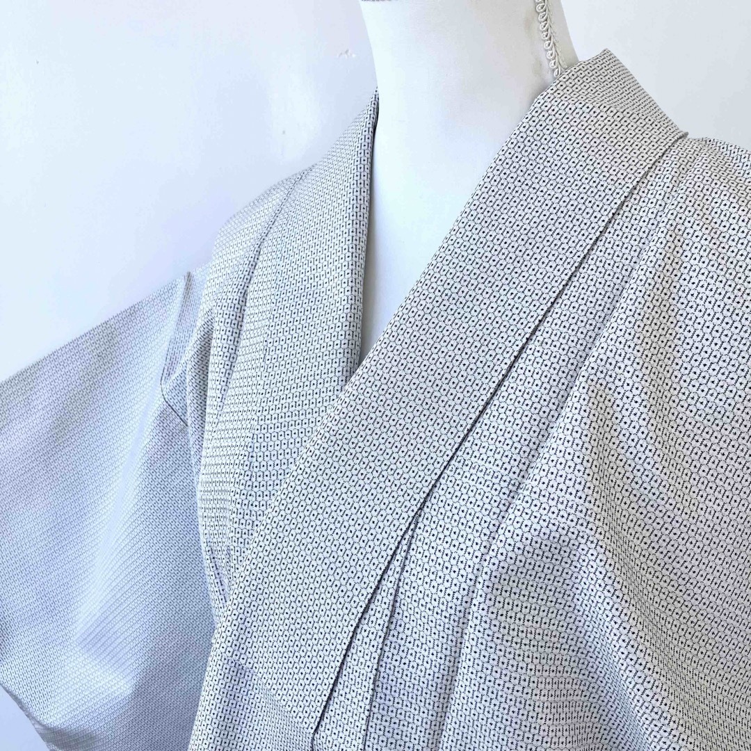 本場大島紬 白大島 100亀甲柄 単衣 しつけ糸付き 未使用品 - electrabd.com