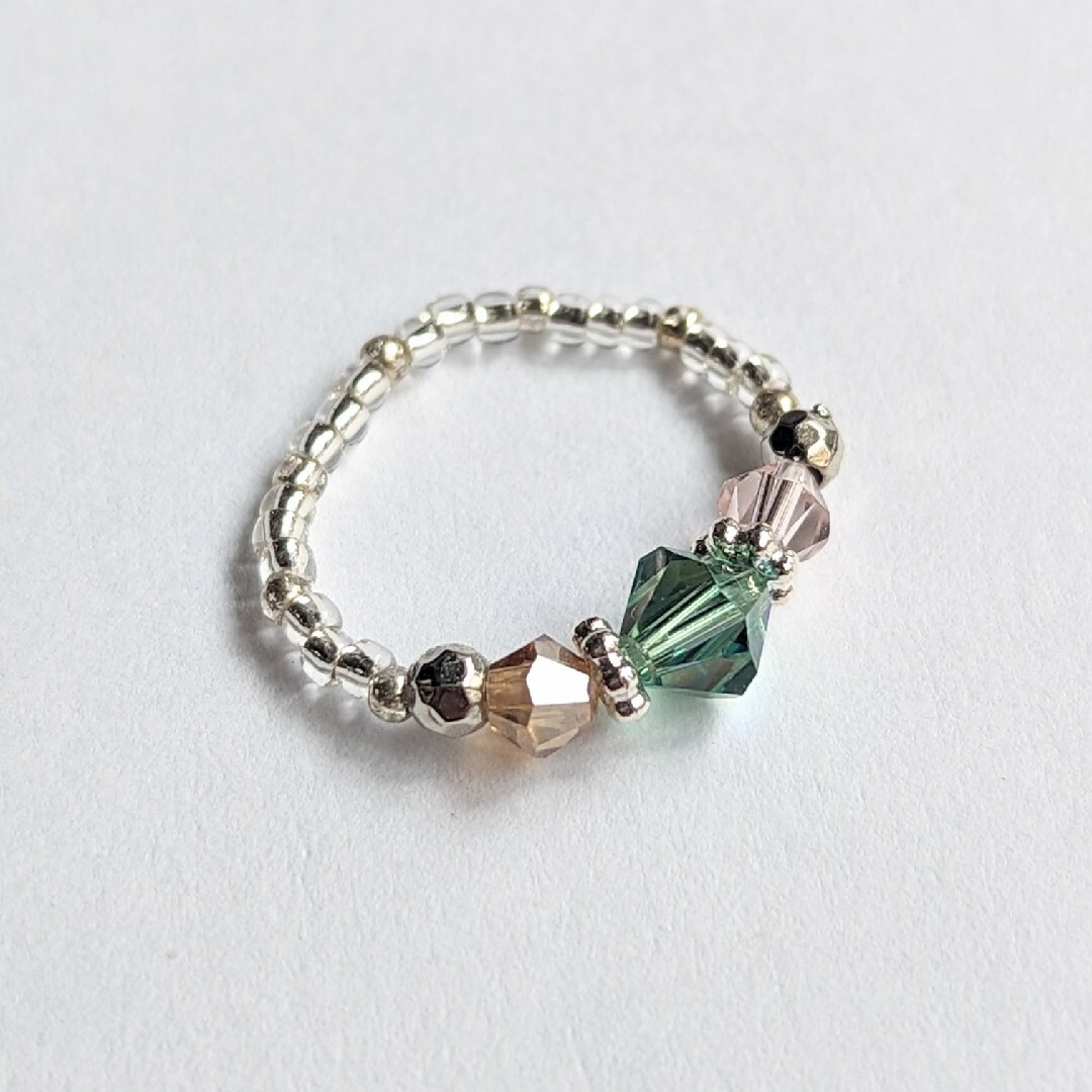 キラキラ輝く翠のリング レディースのアクセサリー(リング(指輪))の商品写真