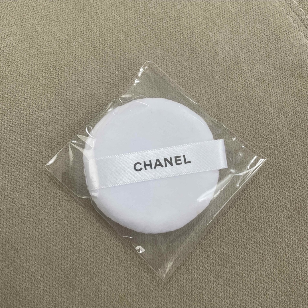 CHANEL(シャネル)のCHANEL パフ コスメ/美容のメイク道具/ケアグッズ(パフ・スポンジ)の商品写真