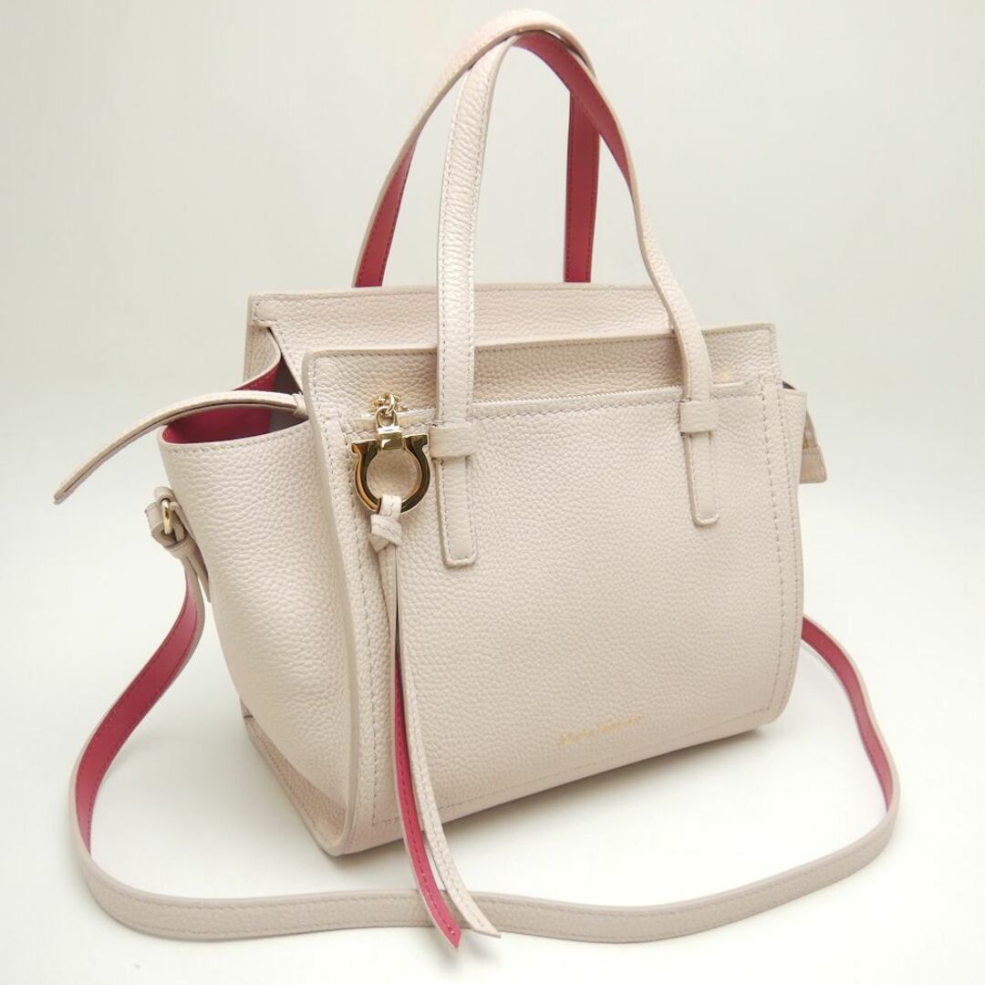 サルヴァトーレフェラガモ Salvatore Ferragamo エイミー EE-21F478