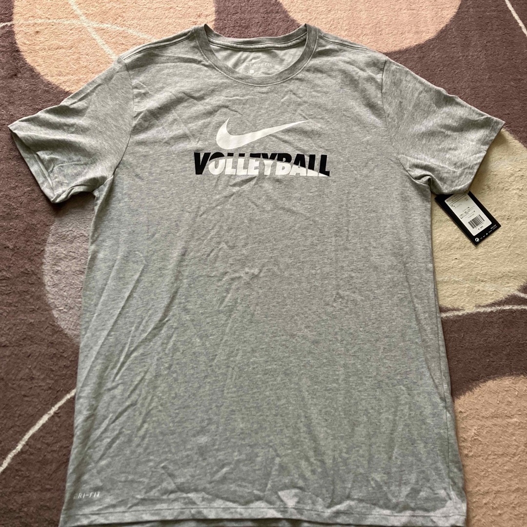 NIKE(ナイキ)のNIKEナイキVBT20FW02メンズTシャツLサイズ　グレー　バレーボール メンズのトップス(Tシャツ/カットソー(半袖/袖なし))の商品写真