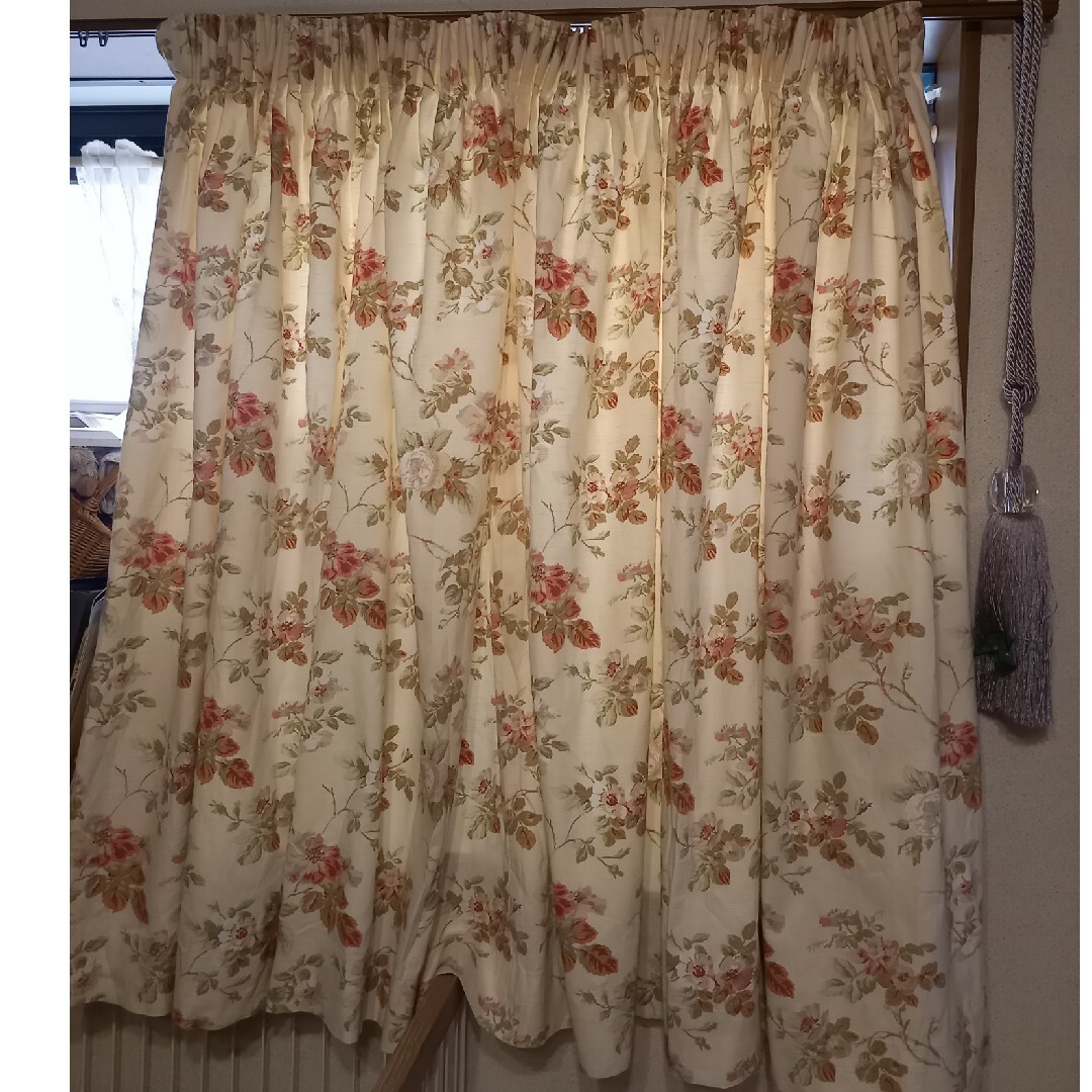 ローラアシュレイ カーテン生地 アンジェリカ | mdh.com.sa