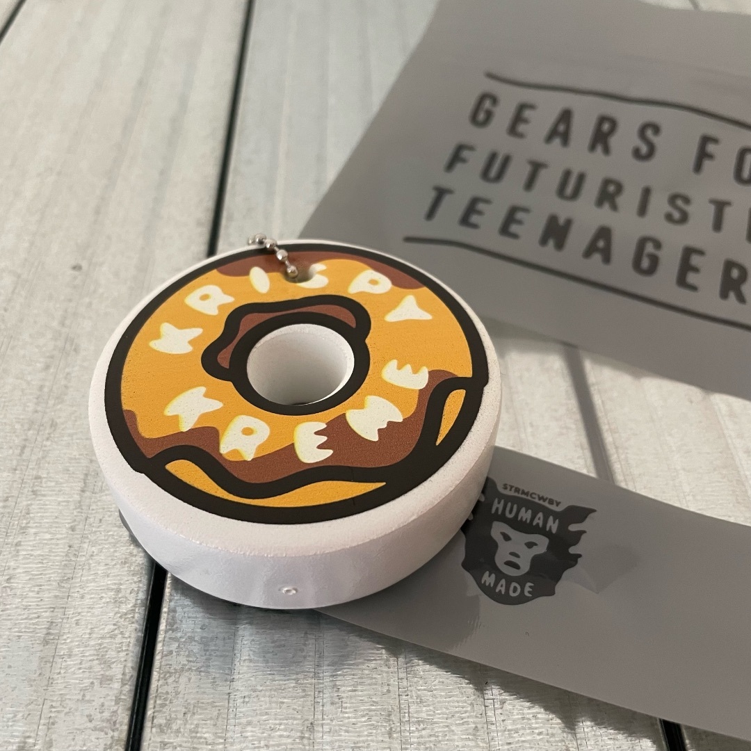 HUMAN MADE(ヒューマンメイド)の【新品未使用】KRISPY KREME KEYCHARM ヒューマンメード レディースのファッション小物(キーホルダー)の商品写真