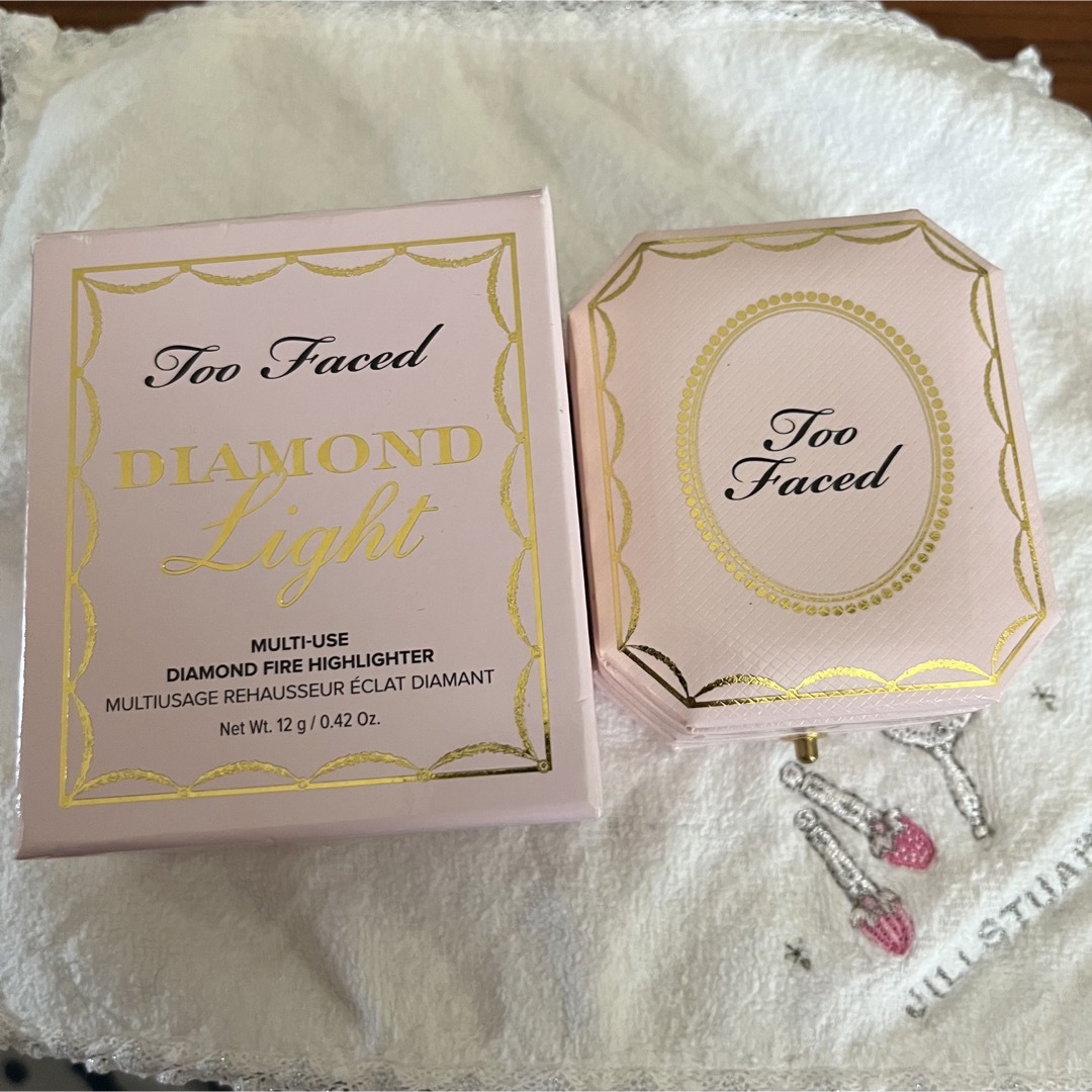 Too Faced(トゥフェイス)のTooFaced マルチユースハイライター コスメ/美容のベースメイク/化粧品(フェイスパウダー)の商品写真