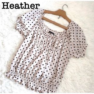 ヘザー(heather)のヘザー　ベージュ×ブラック　ドット柄トップス(シャツ/ブラウス(半袖/袖なし))