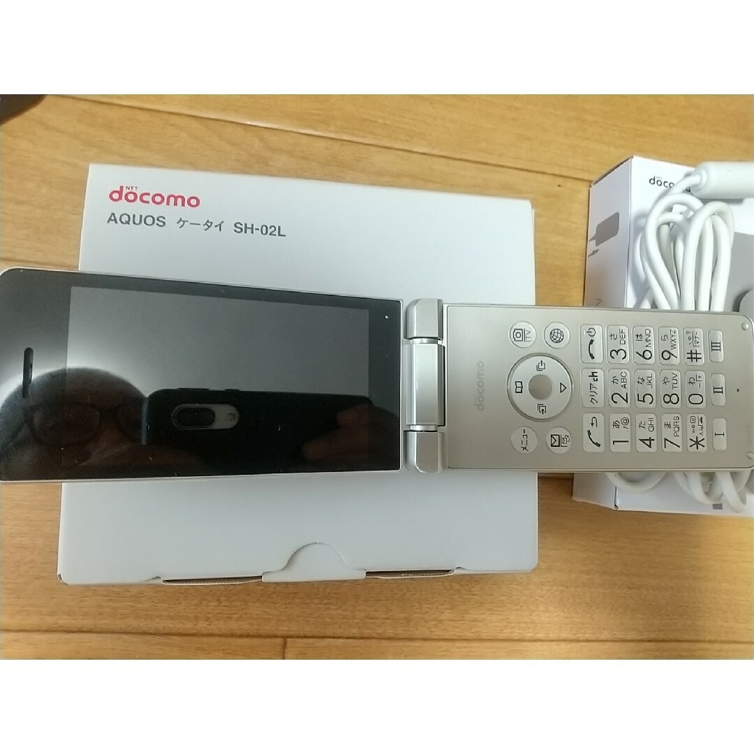 【used】docomo AQUOS SH-02L ガラケー