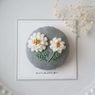 No.182　ふわもこお花　刺繍ブローチ　刺繍ヘアゴム(コサージュ/ブローチ)