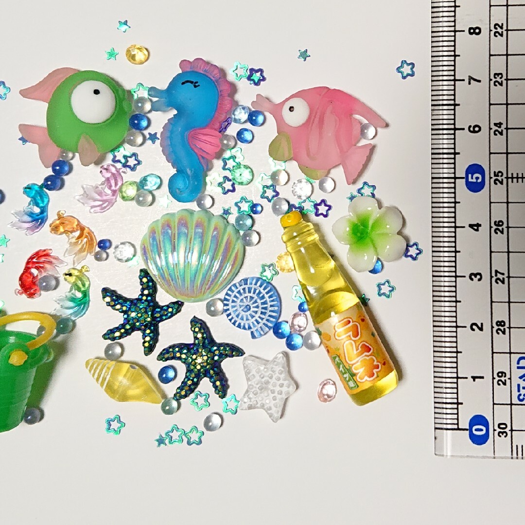 デコパーツ  まとめ  夏  魚  貝  ラムネ  バケツ  海 ハンドメイドの素材/材料(各種パーツ)の商品写真