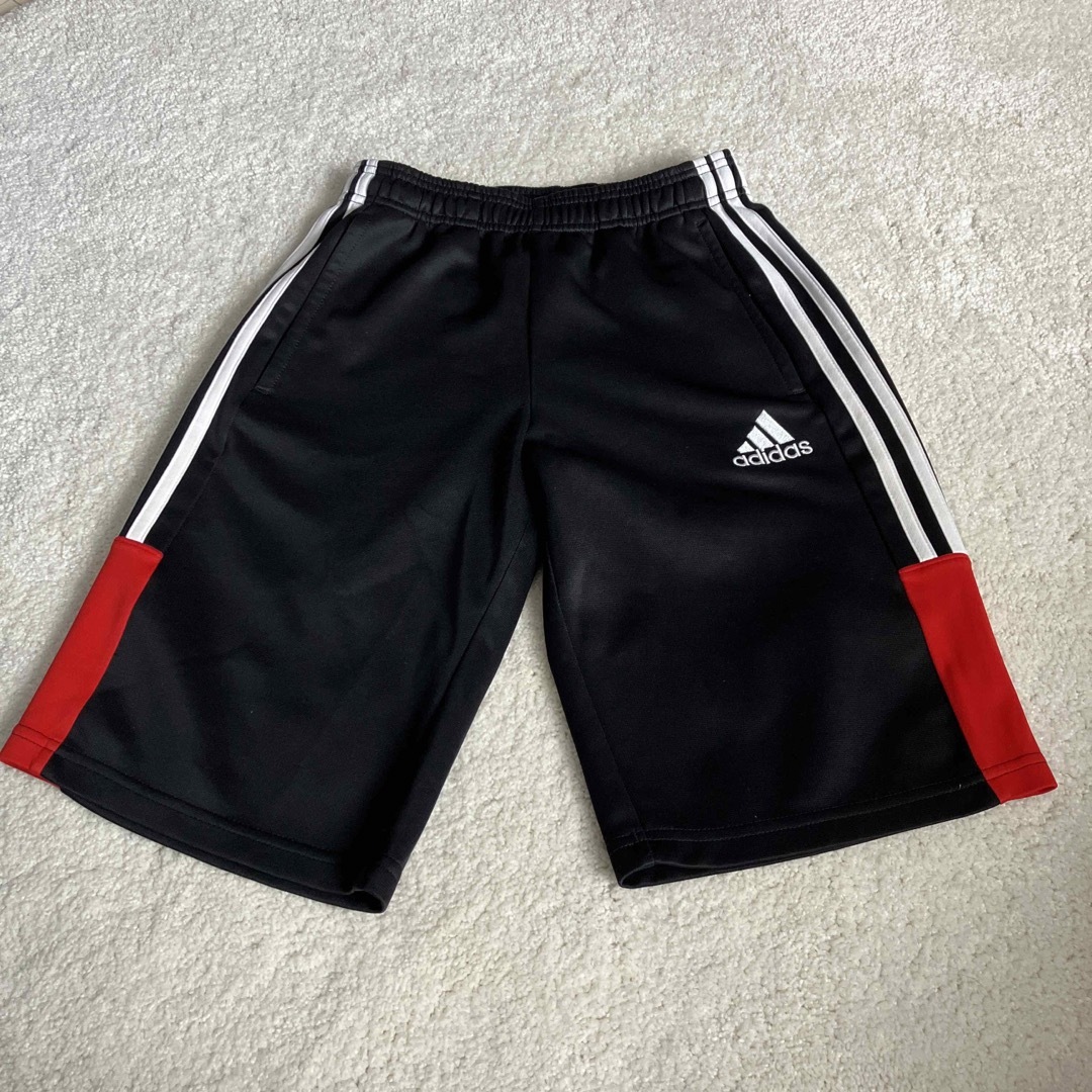 adidas(アディダス)のハーフパンツ キッズ/ベビー/マタニティのキッズ服男の子用(90cm~)(パンツ/スパッツ)の商品写真