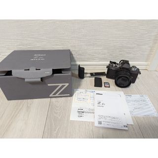 ニコン(Nikon)のNikon ZFC Z DX 16-50mm レンズ同梱 おまけ多数(ミラーレス一眼)