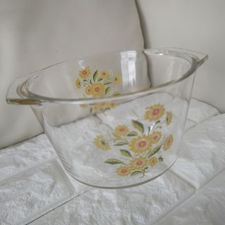 パイレックス(Pyrex)のパイレックス　耐熱ボウル　レトロ花柄(調理道具/製菓道具)