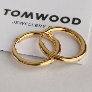 トムウッド(TOM WOOD)の人気 TOM WOOD ミディアム Classic Hoops ピアス(ピアス)