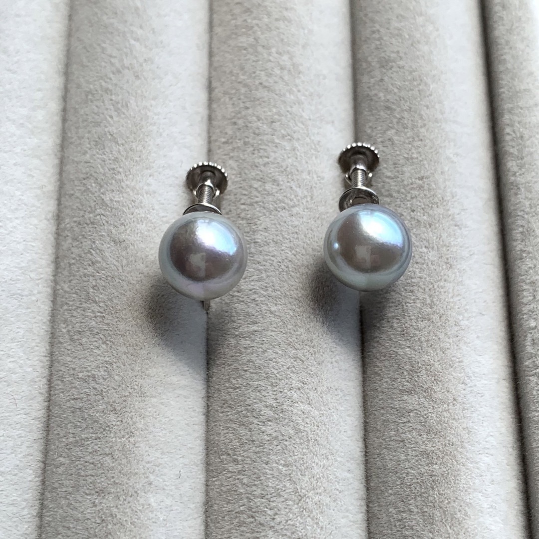 製品 真珠のイヤリング あこやパールのグレー WG.K14の刻印です