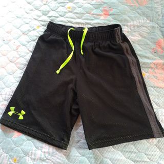 アンダーアーマー(UNDER ARMOUR)のアンダーアーマー　ハーフパンツ　YXL(その他)