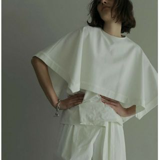 【momo様専用】LOHEN スクエアケープカットソー white(カットソー(半袖/袖なし))